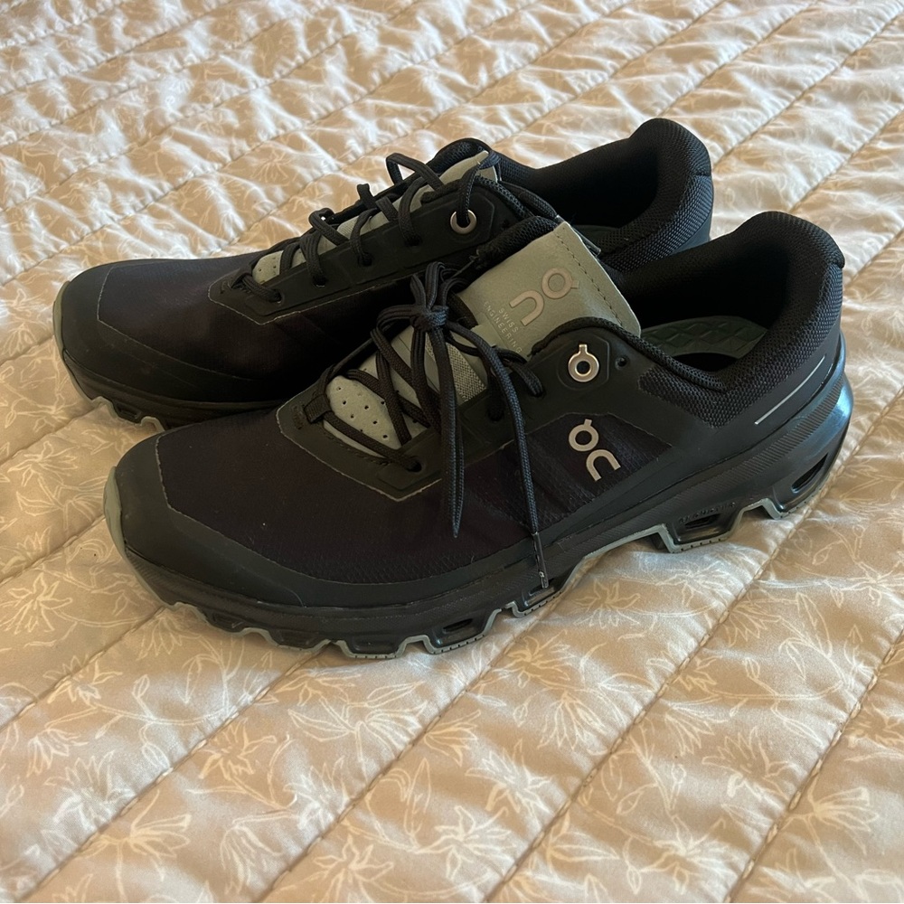 On Cloud Womens 7.5